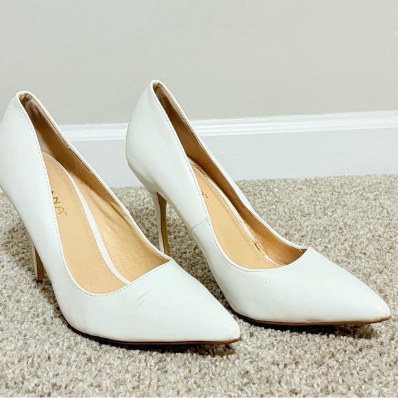 Liliana White Heels with Pointed Toe - Picture 3 of 9